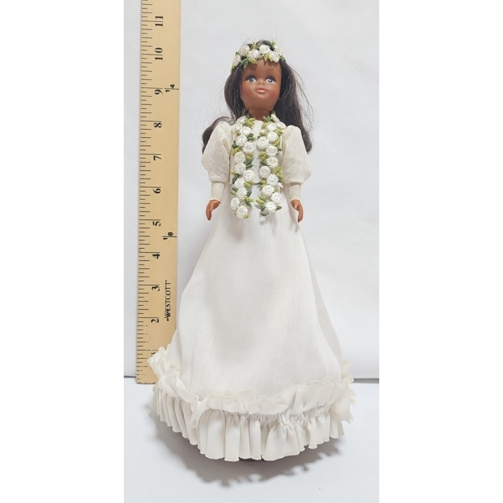 Vintage Musical Revolving Hawaiian Wedding Bride Doll Floral Lei Holoku Dress